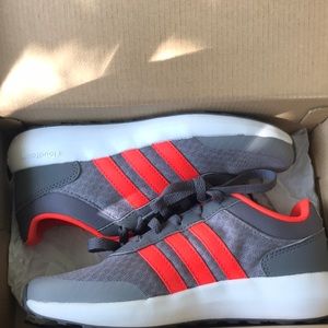 Size 3 kids Adidas tennis shoes
